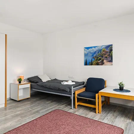 Guermache - Monteurwohnung Fuer Gruppen Bis 8 Personen *